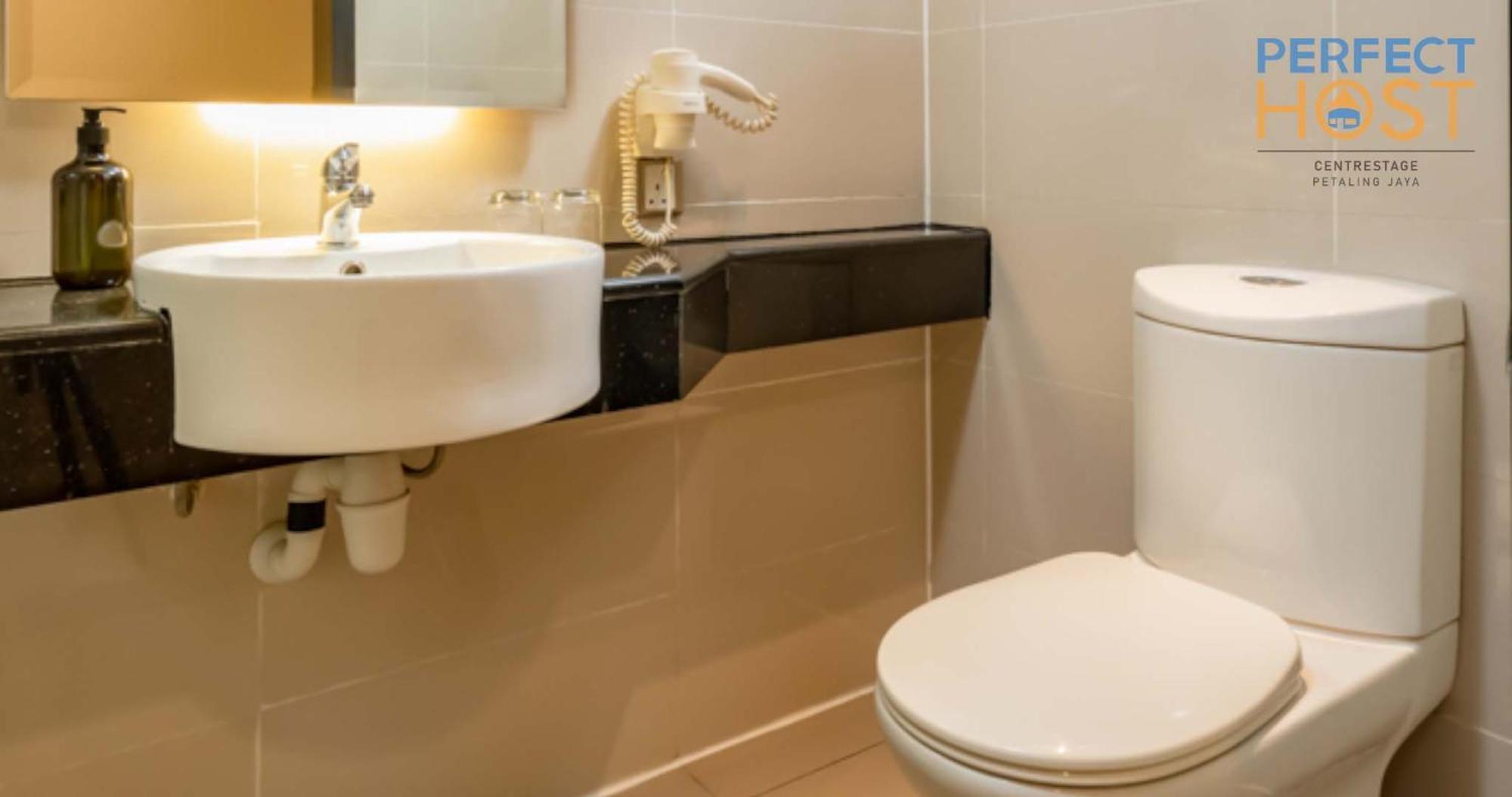Hotel Centrestage Petaling Jaya By Perfect Host Exterior foto Bathroom