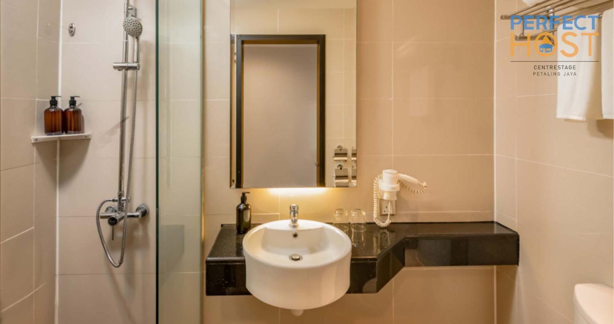 Hotel Centrestage Petaling Jaya By Perfect Host Exterior foto Bathroom