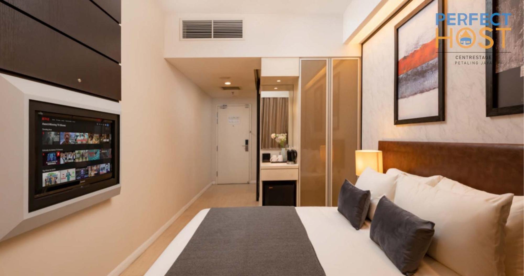 Hotel Centrestage Petaling Jaya By Perfect Host Exterior foto A room at the hotel